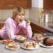 HOW TO EAT MINDFULLY: GOODBYE TO STRESS EATING